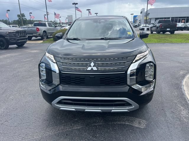 Used 2024 Mitsubishi Outlander SE Black Edition AWD/4WD image 3
