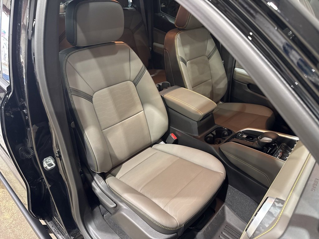 New 2025 Chevrolet Colorado ZR2 w/ Technology Package image 38