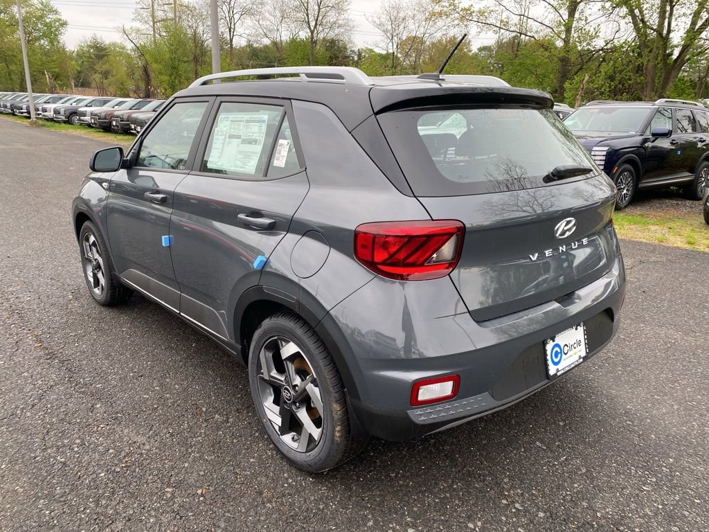 New 2026 Hyundai Venue SEL FWD image 8