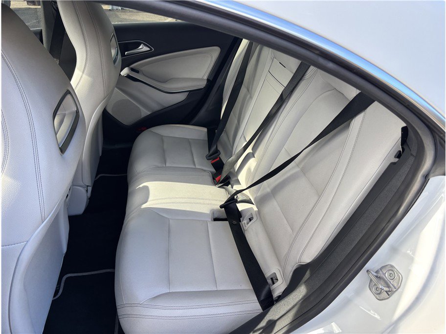 Used 2018 Mercedes-Benz CLA 250 image 10