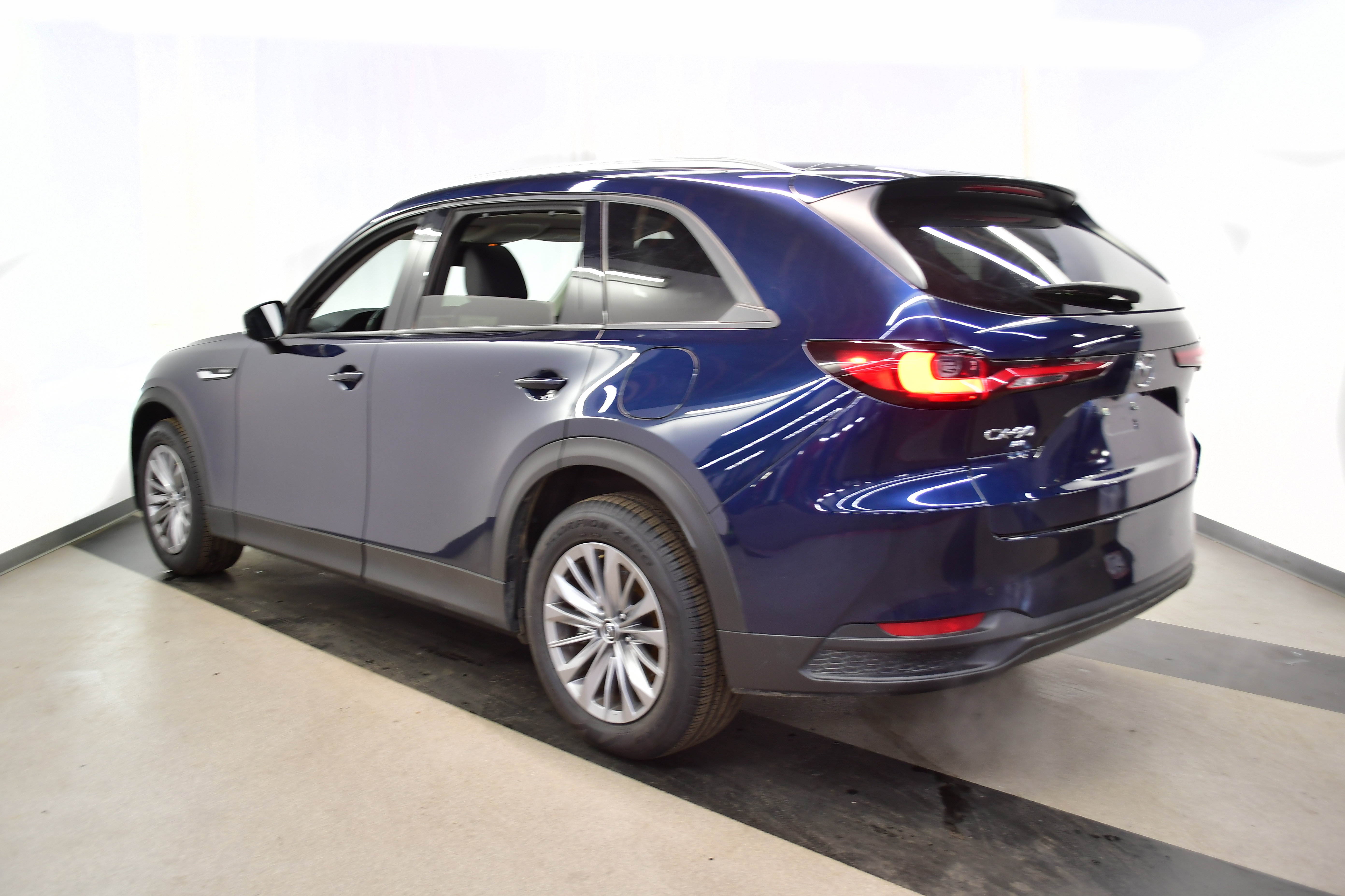Used 2025 MAZDA CX-90 3.3 Turbo w/ Preferred Package AWD/4WD image 6