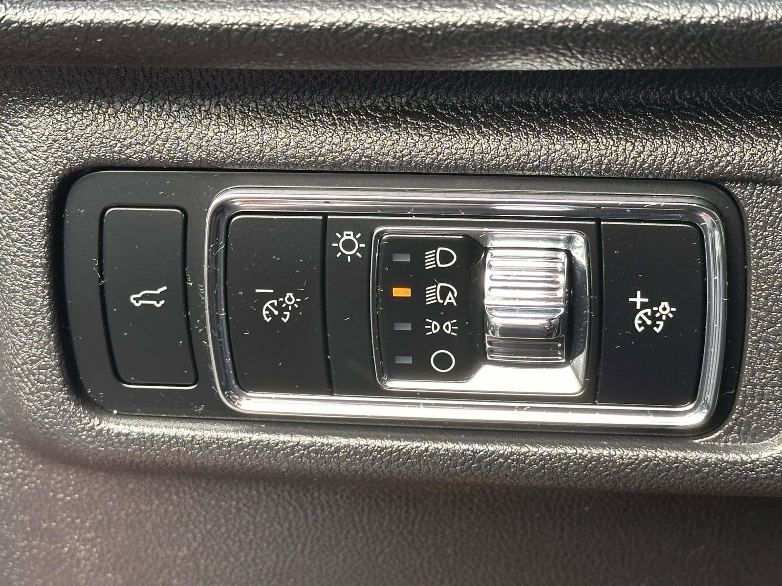 Used 2023 Lincoln Corsair Reserve w/ Equipment Group 201A image 17