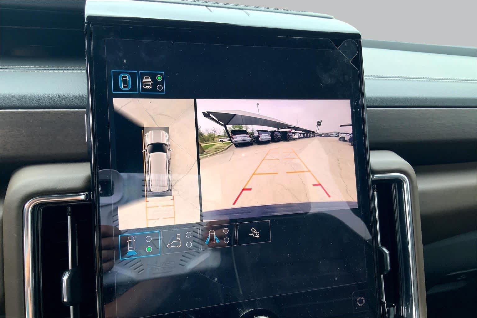 Certified 2025 GMC Yukon Denali Ultimate AWD/4WD image 26