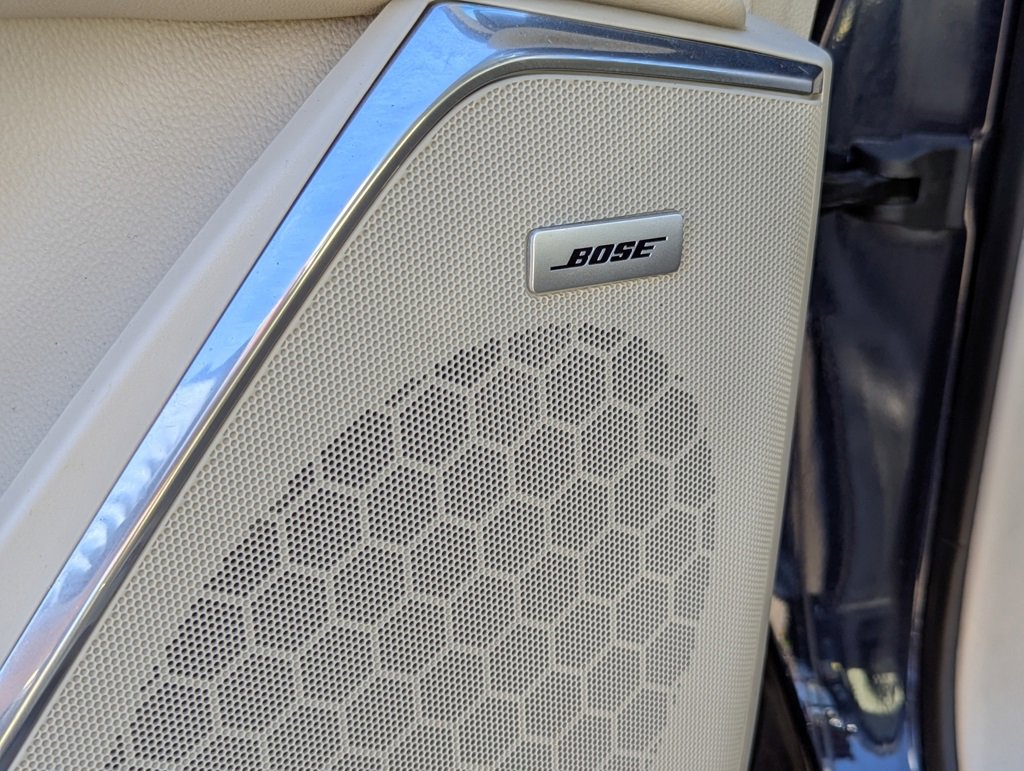 Used 2018 Cadillac Escalade Luxury image 12