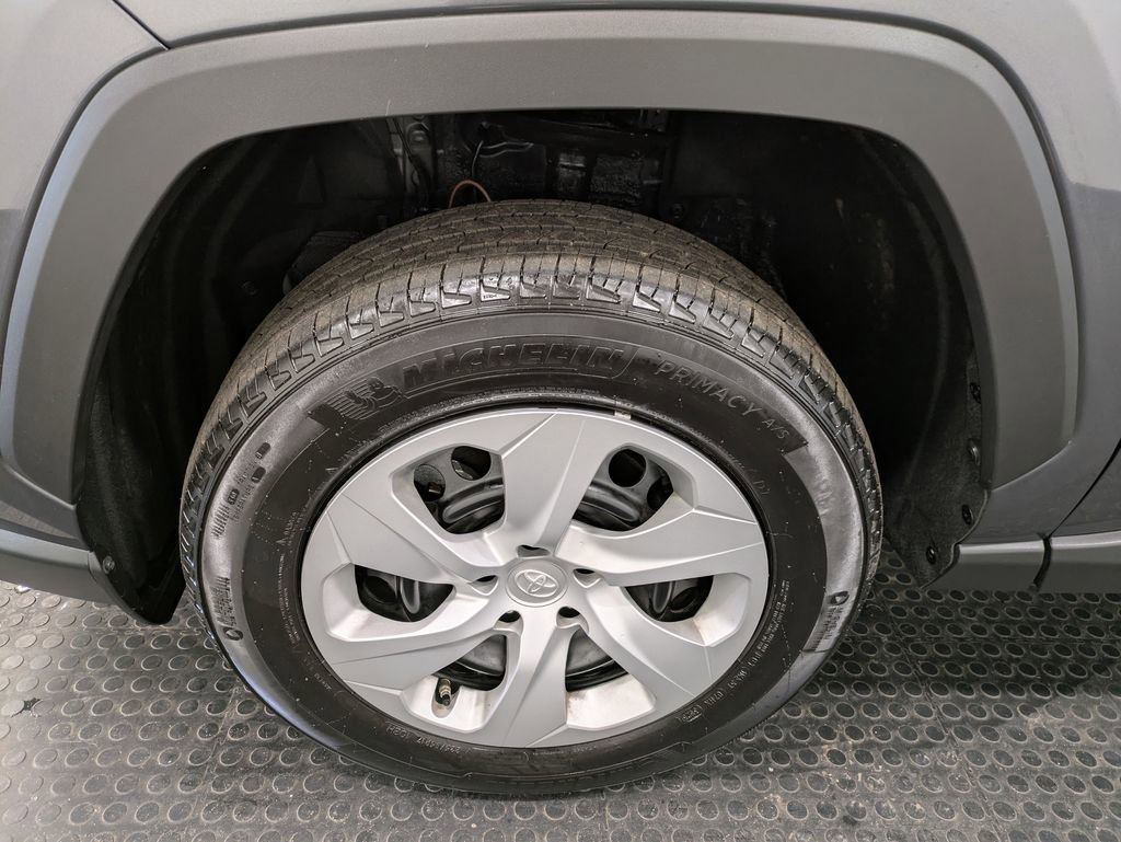 Used 2025 Toyota RAV4 LE image 8