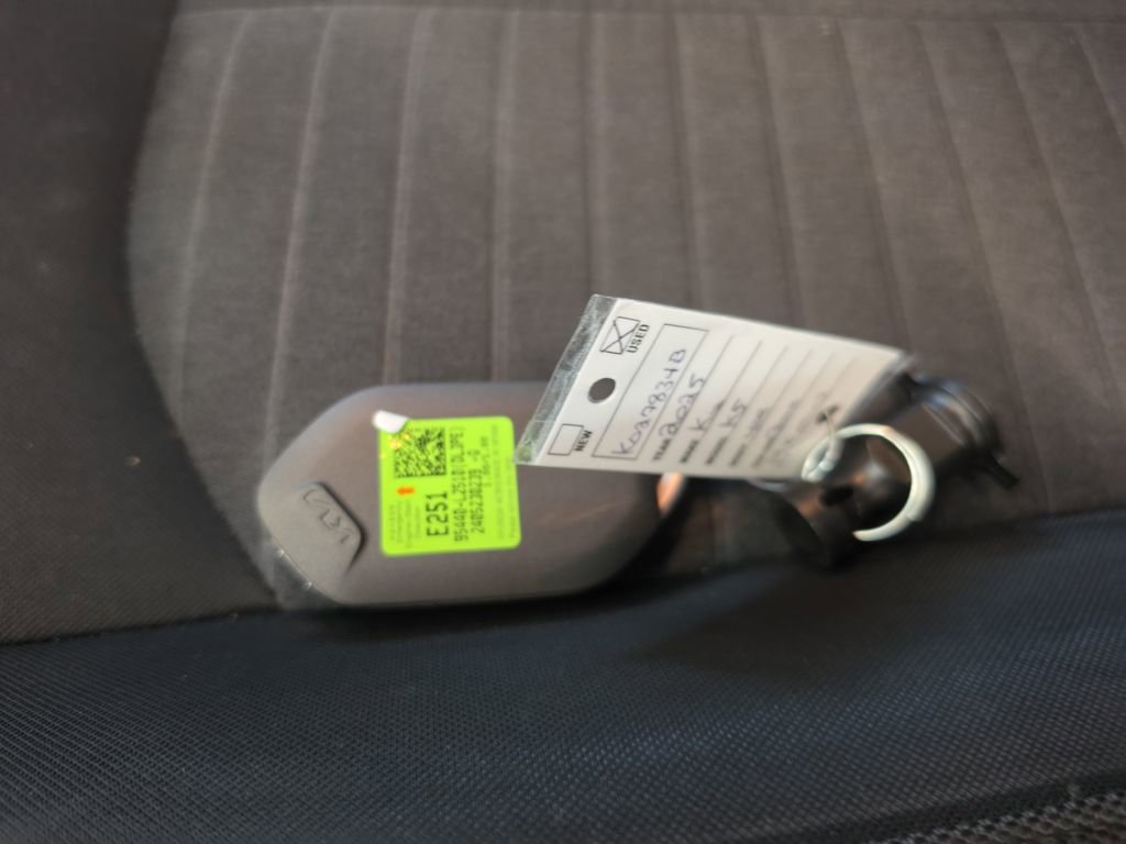 Used 2025 Kia K5 LXS FWD image 36