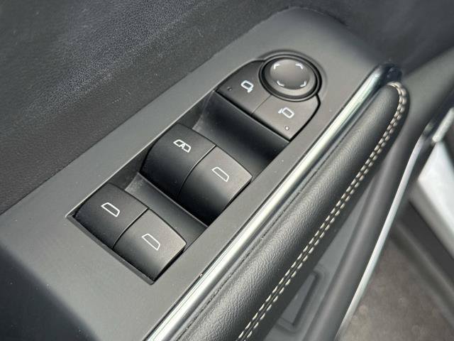 Used 2025 GMC Acadia Elevation FWD image 6