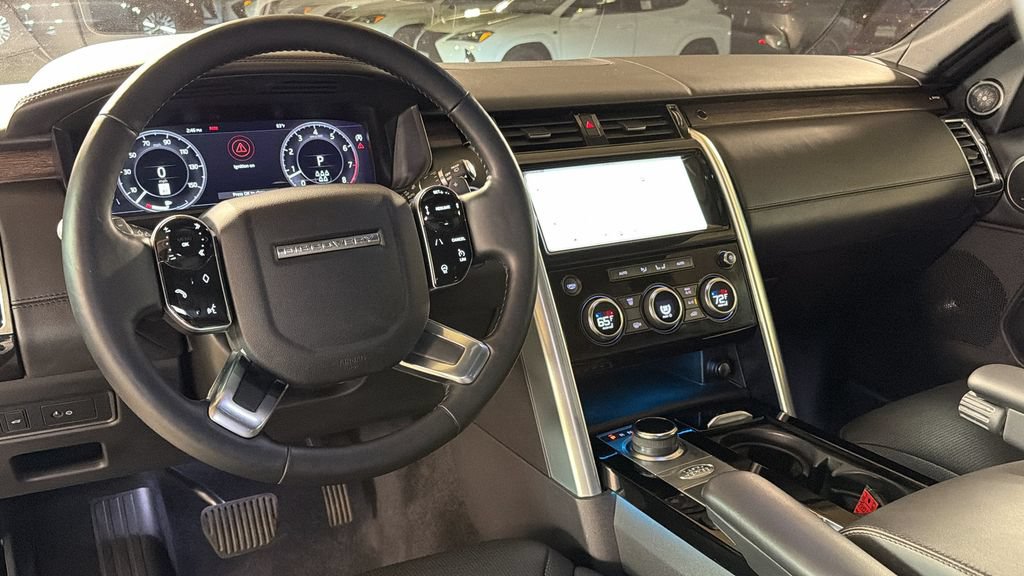 Used 2020 Land Rover Discovery HSE Luxury AWD/4WD image 19