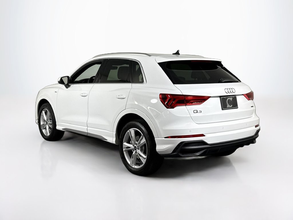 Used 2022 Audi Q3 2.0T Premium Plus w/ Premium Plus Package AWD/4WD image 3