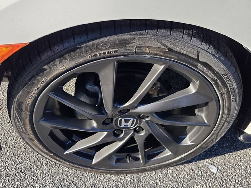 Used 2018 Honda Civic Sport image 17