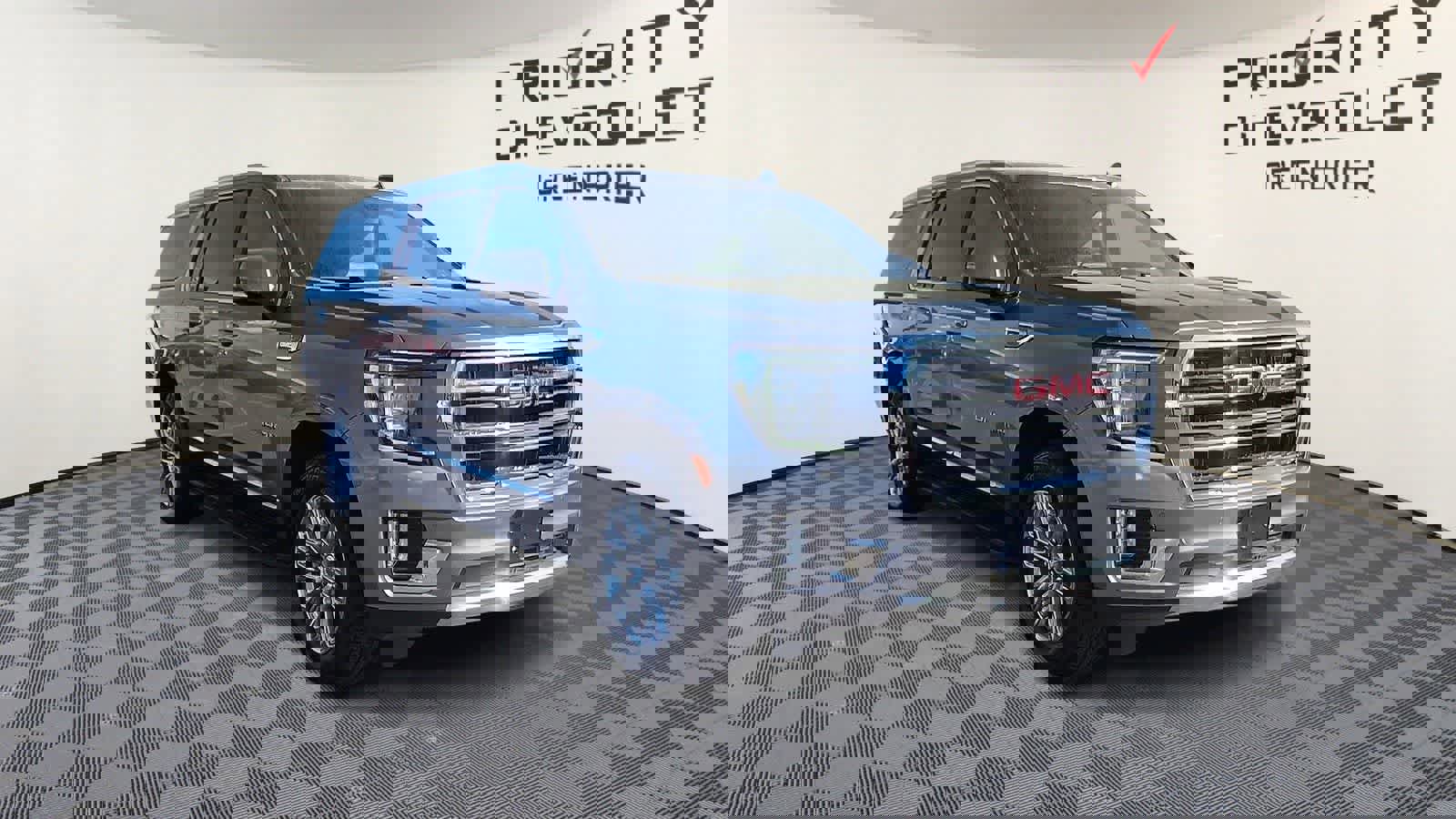 Used 2022 GMC Yukon XL SLT w/ SLT Luxury Package image 2