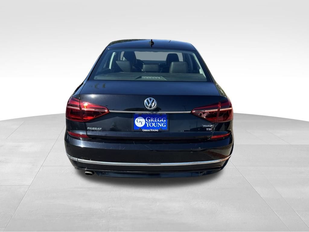 Used 2017 Volkswagen Passat 1.8T R-Line image 5