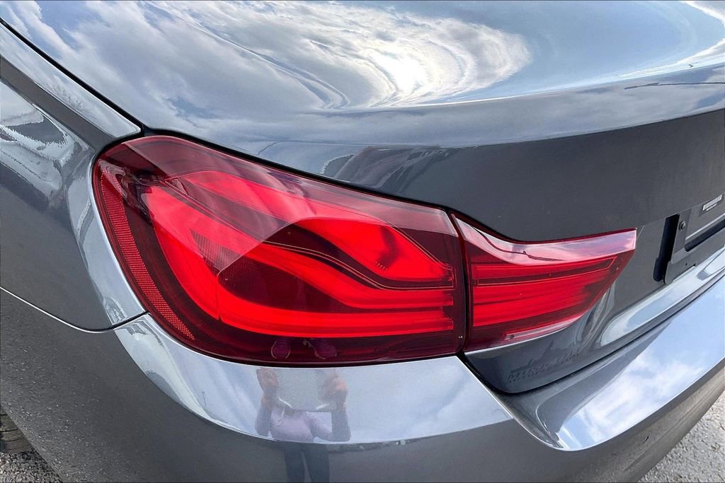 Used 2020 BMW M4 Convertible w/ Competition Package RWD image 25