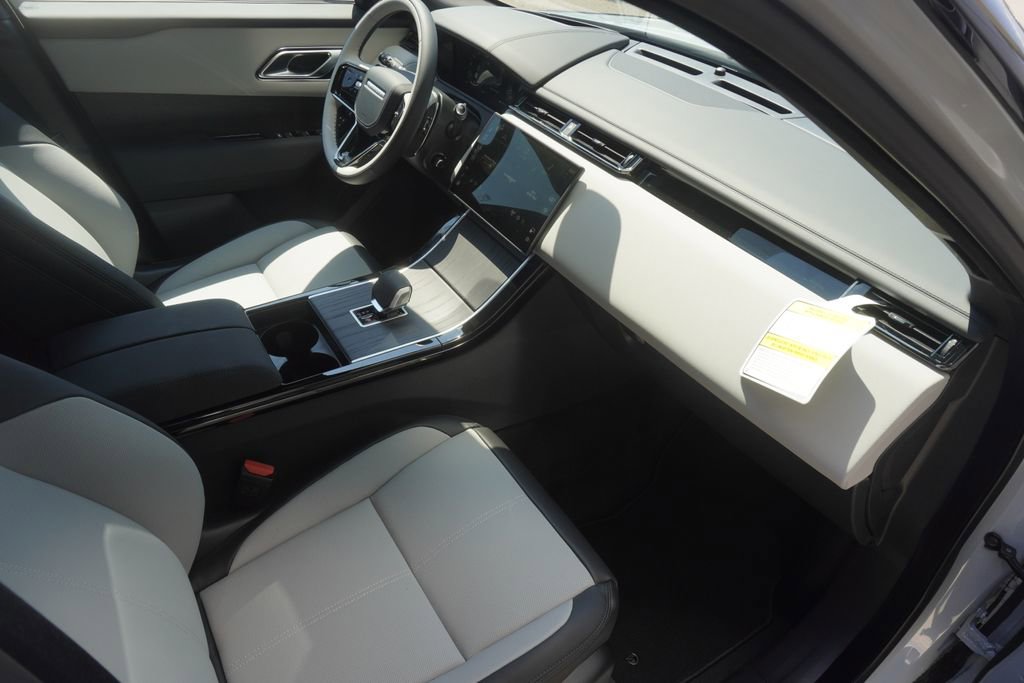 New 2026 Land Rover Range Rover Velar Dynamic SE image 22