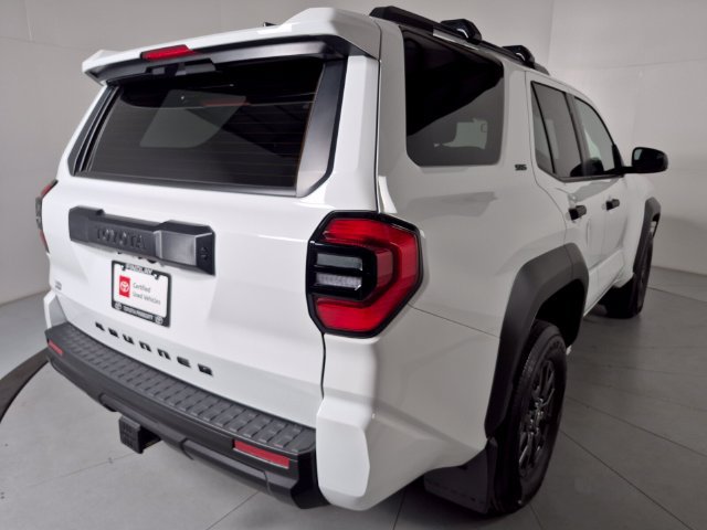 Certified 2025 Toyota 4Runner SR5 AWD/4WD image 4
