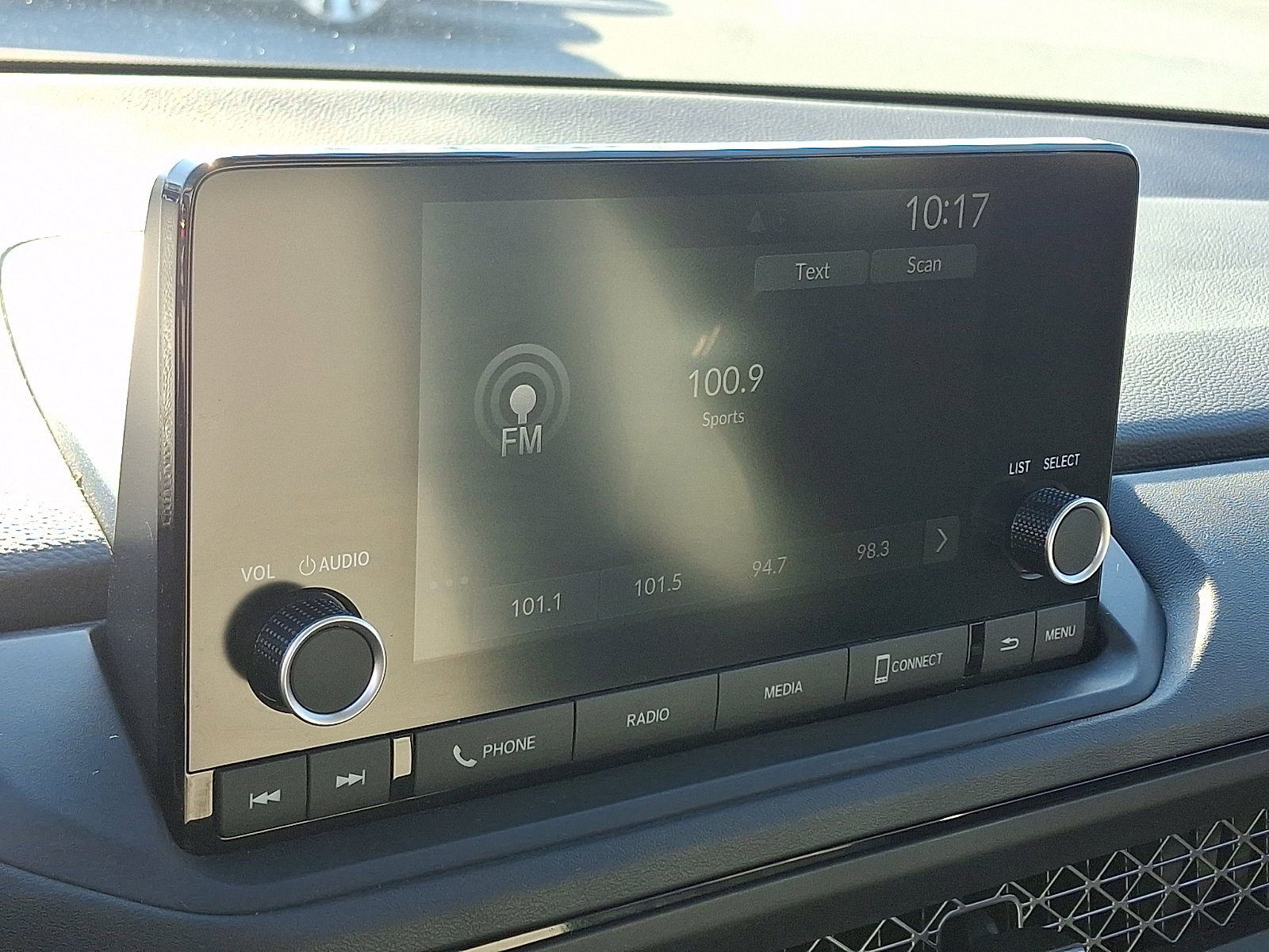 Used 2023 Honda Accord EX image 17