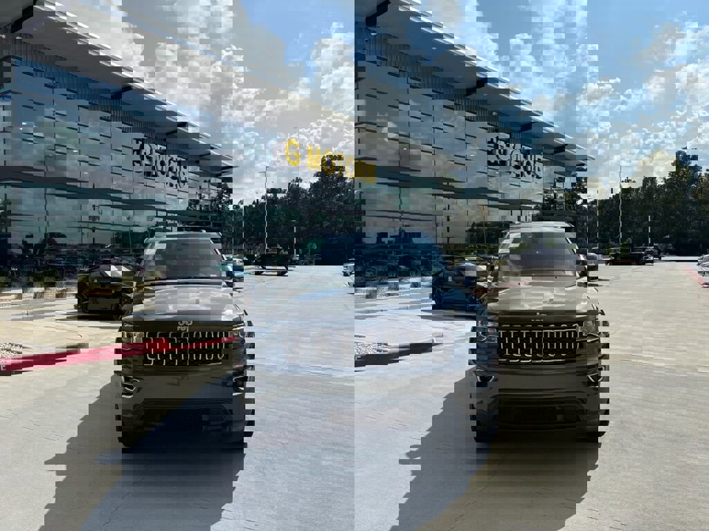 Used 2018 Jeep Grand Cherokee Laredo image 9