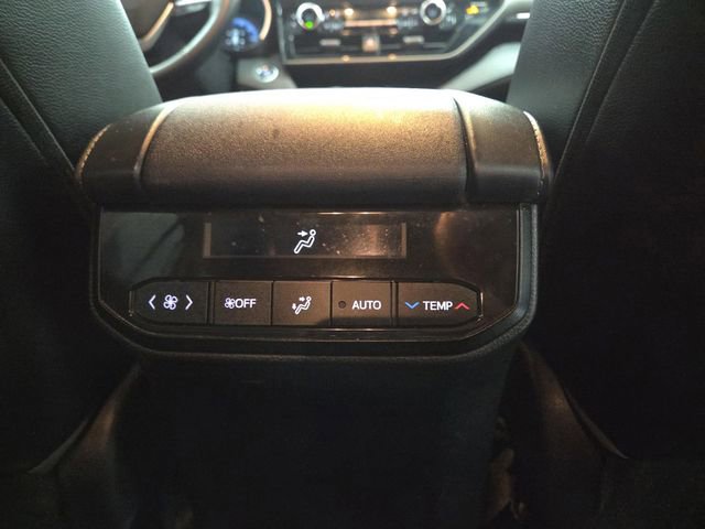 Used 2023 Toyota Highlander L image 40