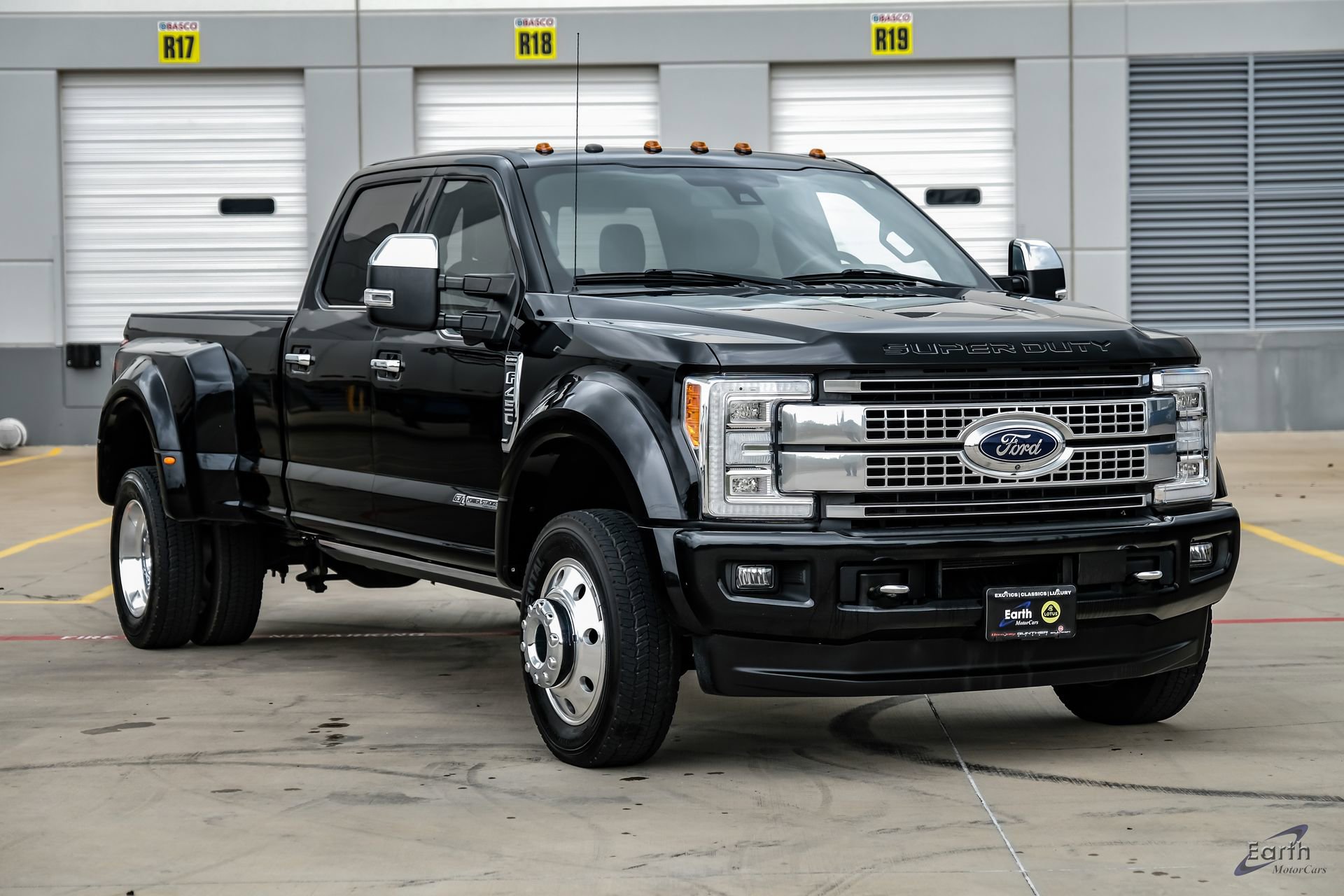 Used 2018 Ford F450 Platinum w/ Platinum Ultimate Package AWD/4WD image 22