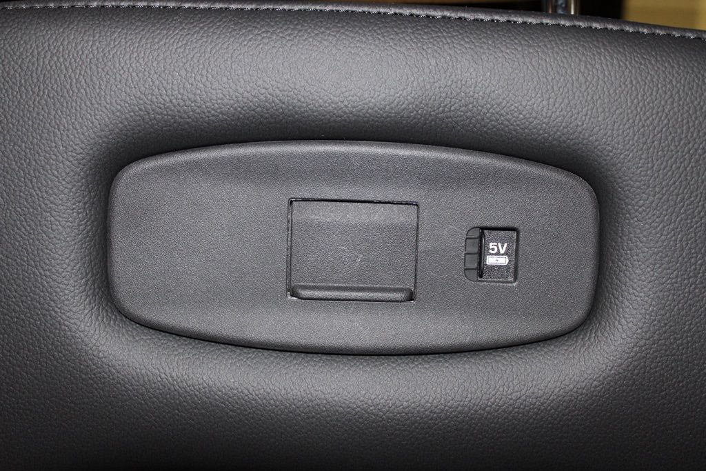 Used 2025 Land Rover Discovery S AWD/4WD image 37