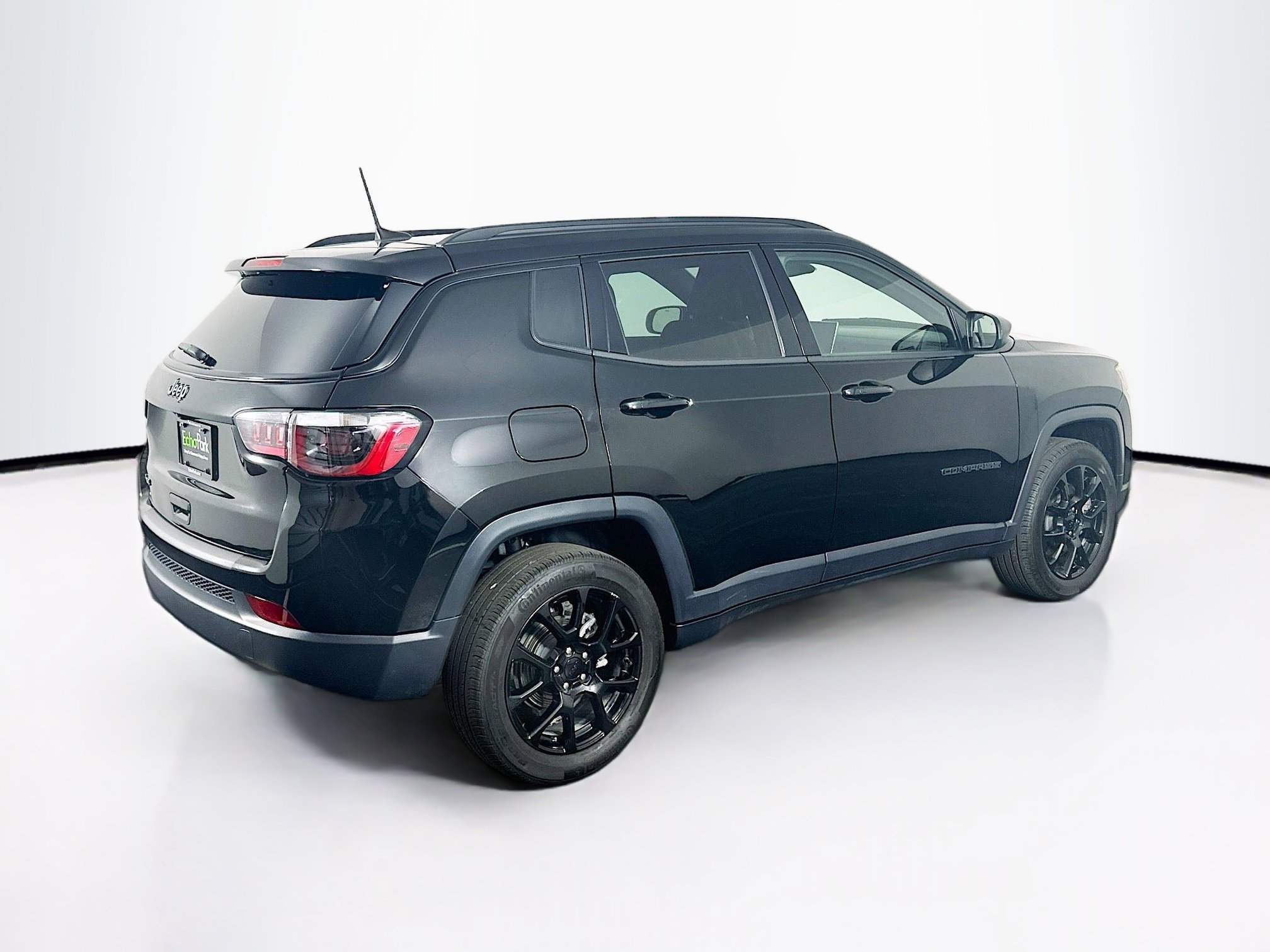 Used 2024 Jeep Compass Latitude w/ Convenience Group AWD/4WD image 9