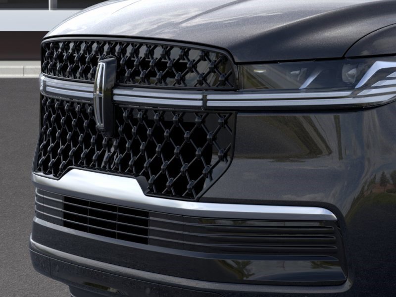 New 2026 Lincoln Navigator Reserve w/ Jet Appearance Package AWD/4WD image 17