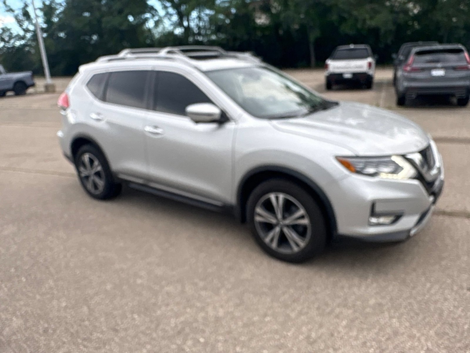 Used 2017 Nissan Rogue SL w/ SL Premium Package AWD/4WD image 18
