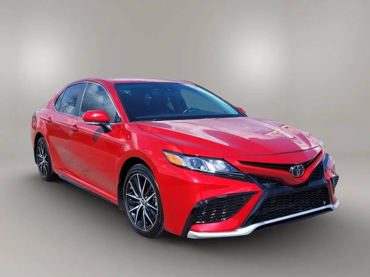 Used 2024 Toyota Camry SE w/ Convenience Package FWD image 27