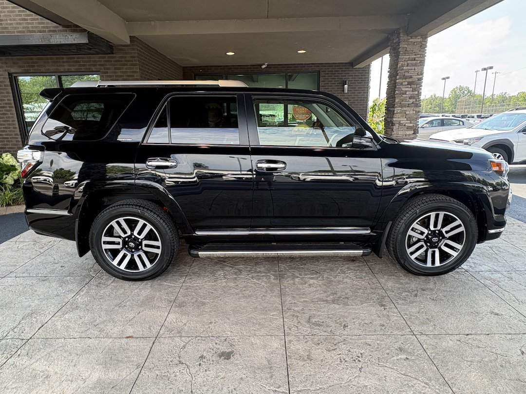 Used 2023 Toyota 4Runner Limited AWD/4WD image 5