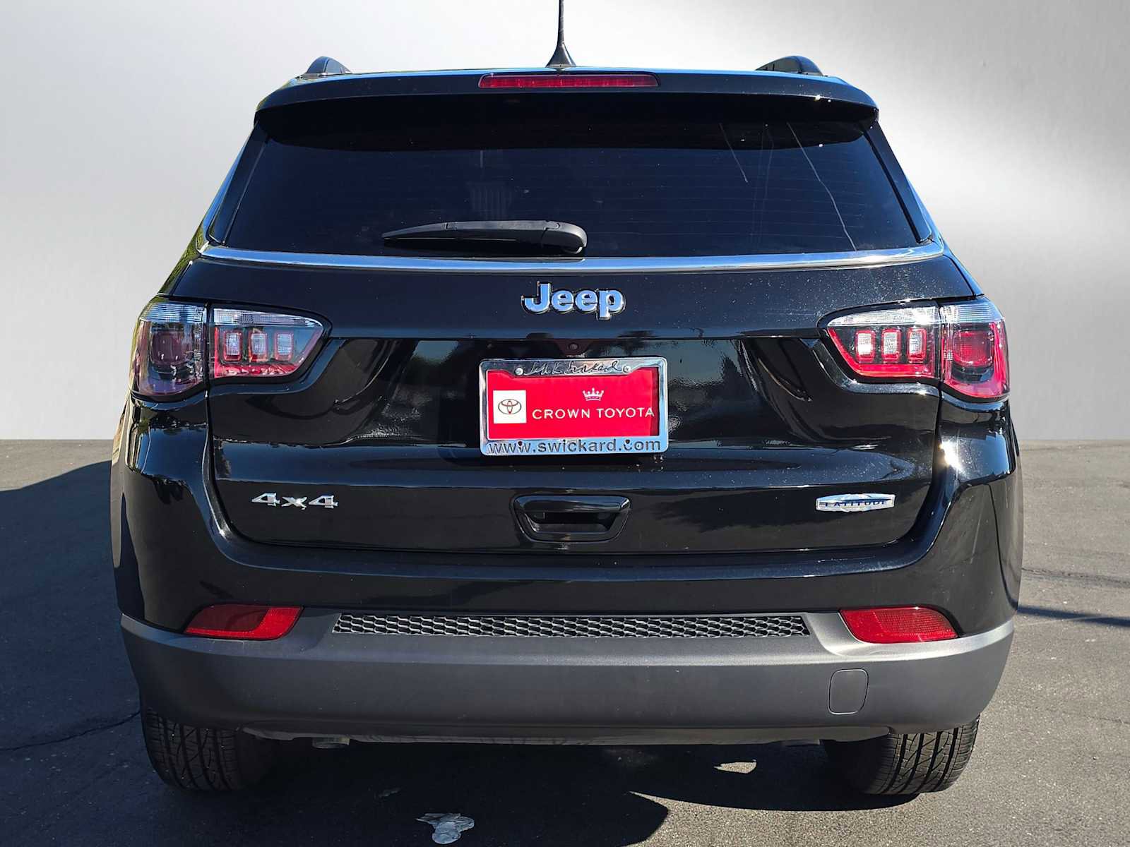 Used 2023 Jeep Compass Latitude image 4