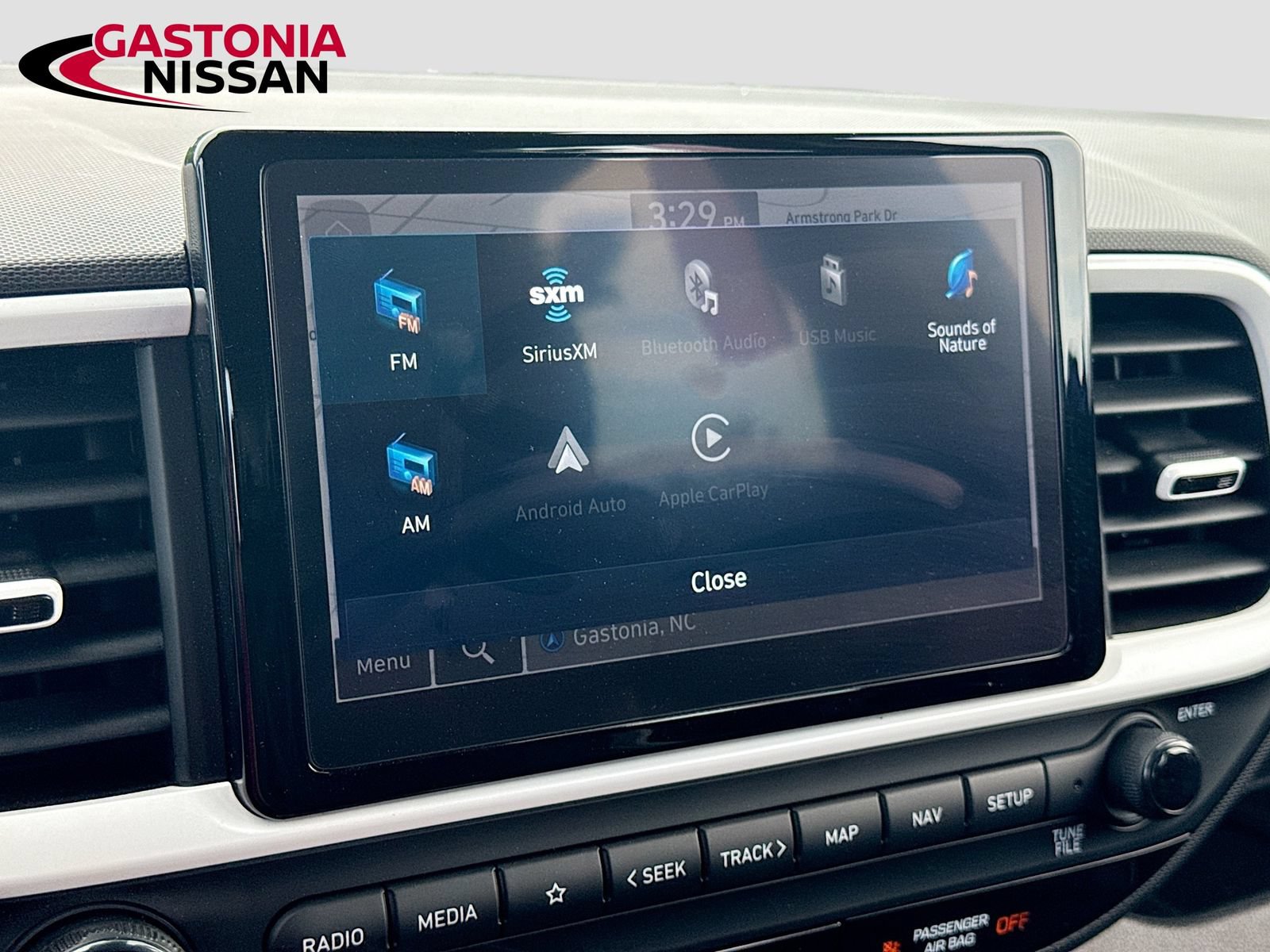 Used 2023 Hyundai Venue Limited FWD image 19