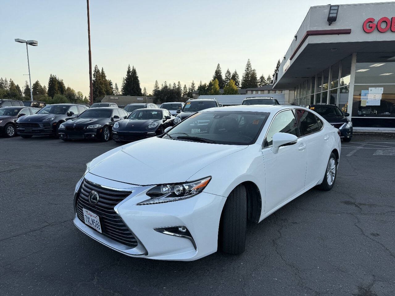 Used 2017 Lexus ES 350 FWD image 4