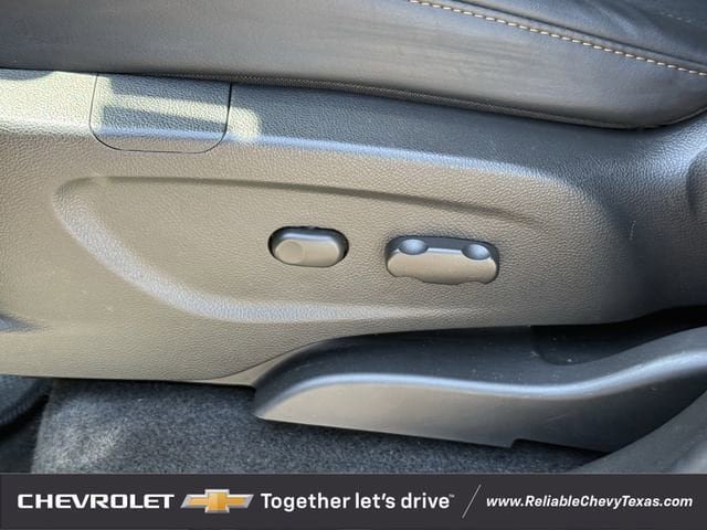 Used 2022 Chevrolet Trax LT w/ LT Convenience Package FWD image 27