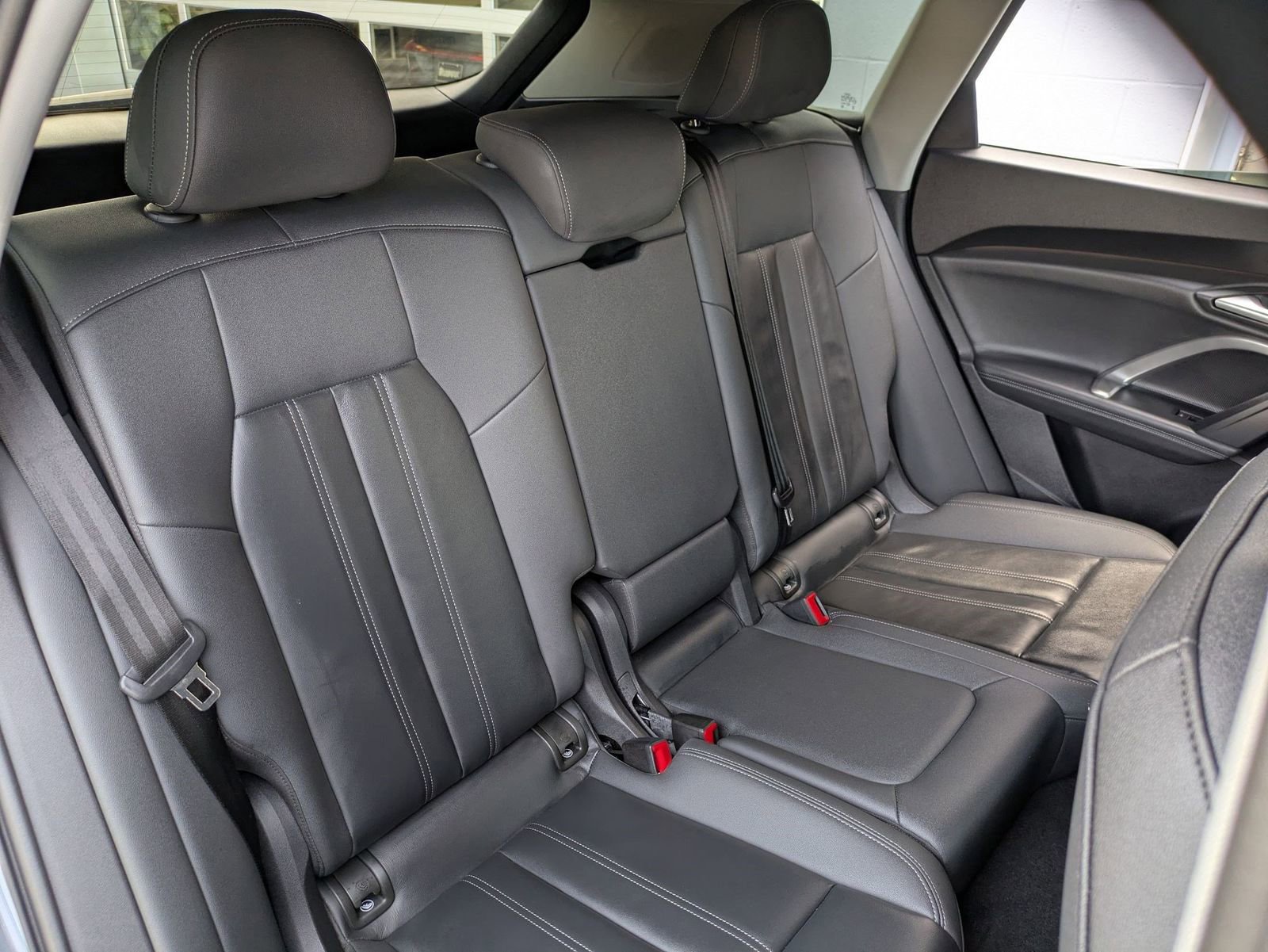 Used 2025 Audi Q5 Premium w/ Convenience Package image 29