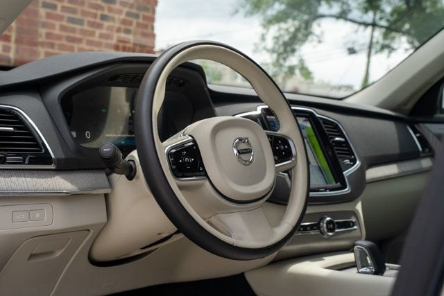Used 2025 Volvo XC90 T8 Plus w/ Protection Package Premier AWD/4WD image 16