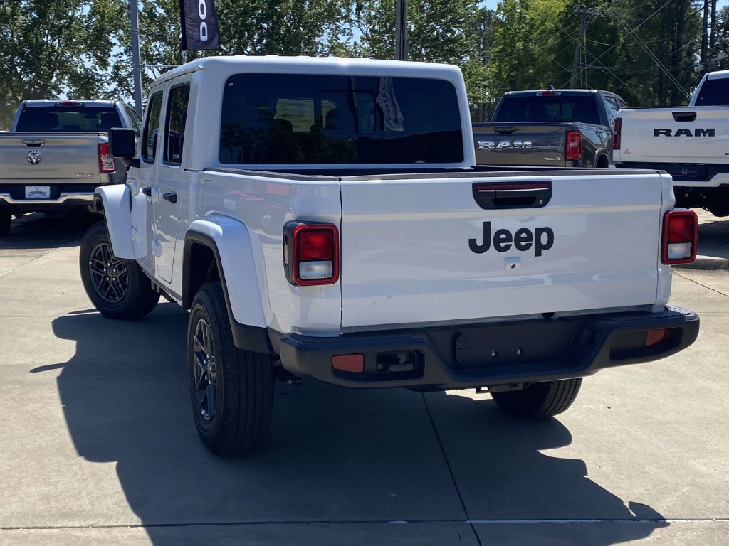 New 2026 Jeep Gladiator Sport AWD/4WD image 33