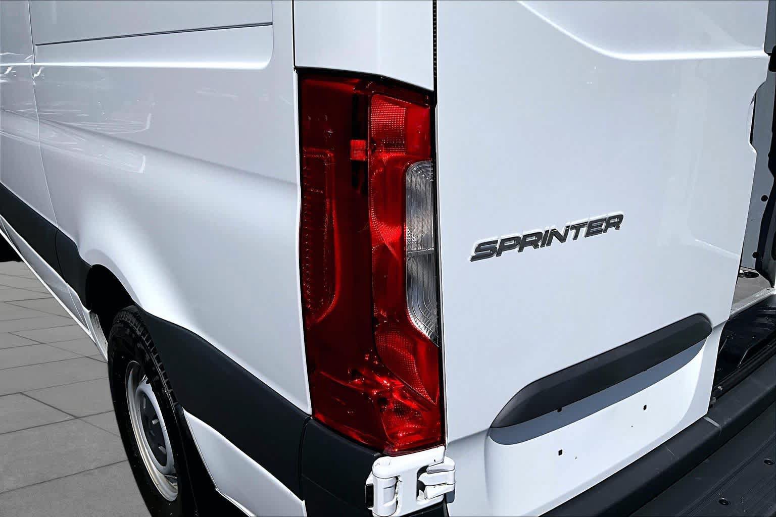 Used 2020 Mercedes-Benz Sprinter 2500 image 27