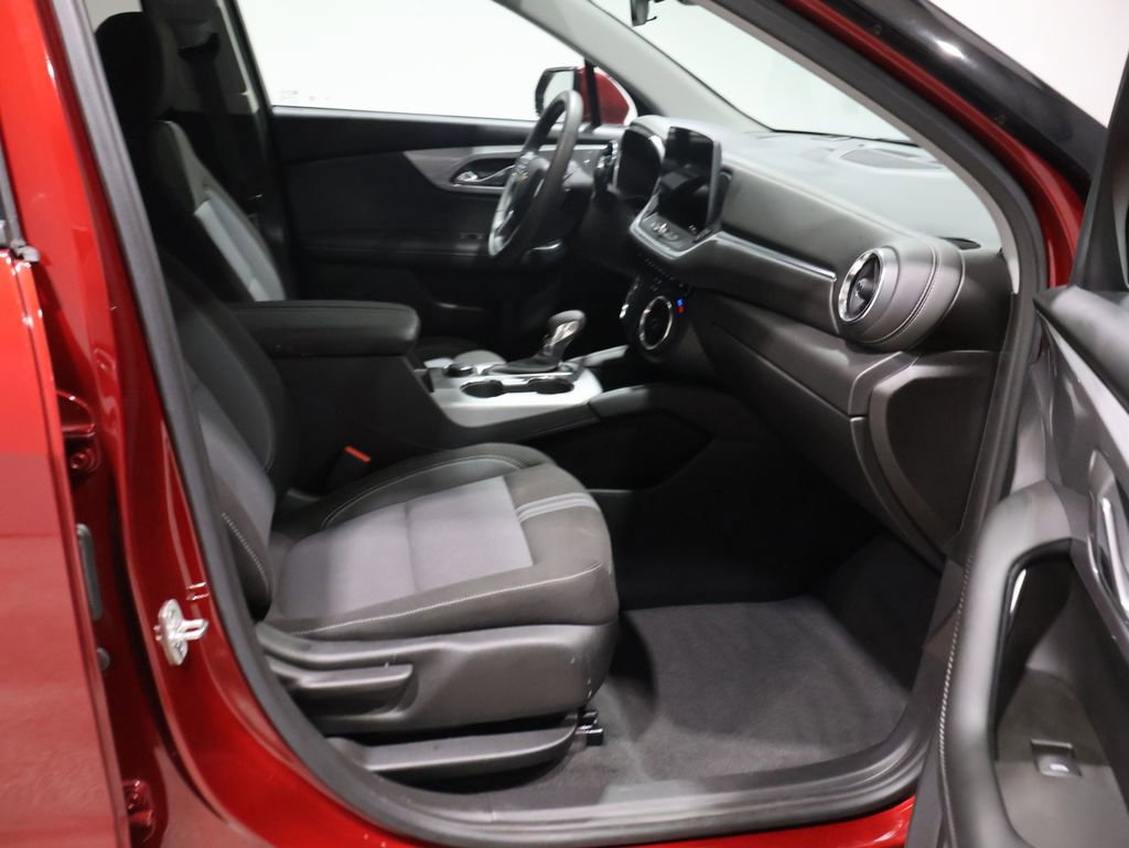 Used 2025 Chevrolet Blazer LT image 21