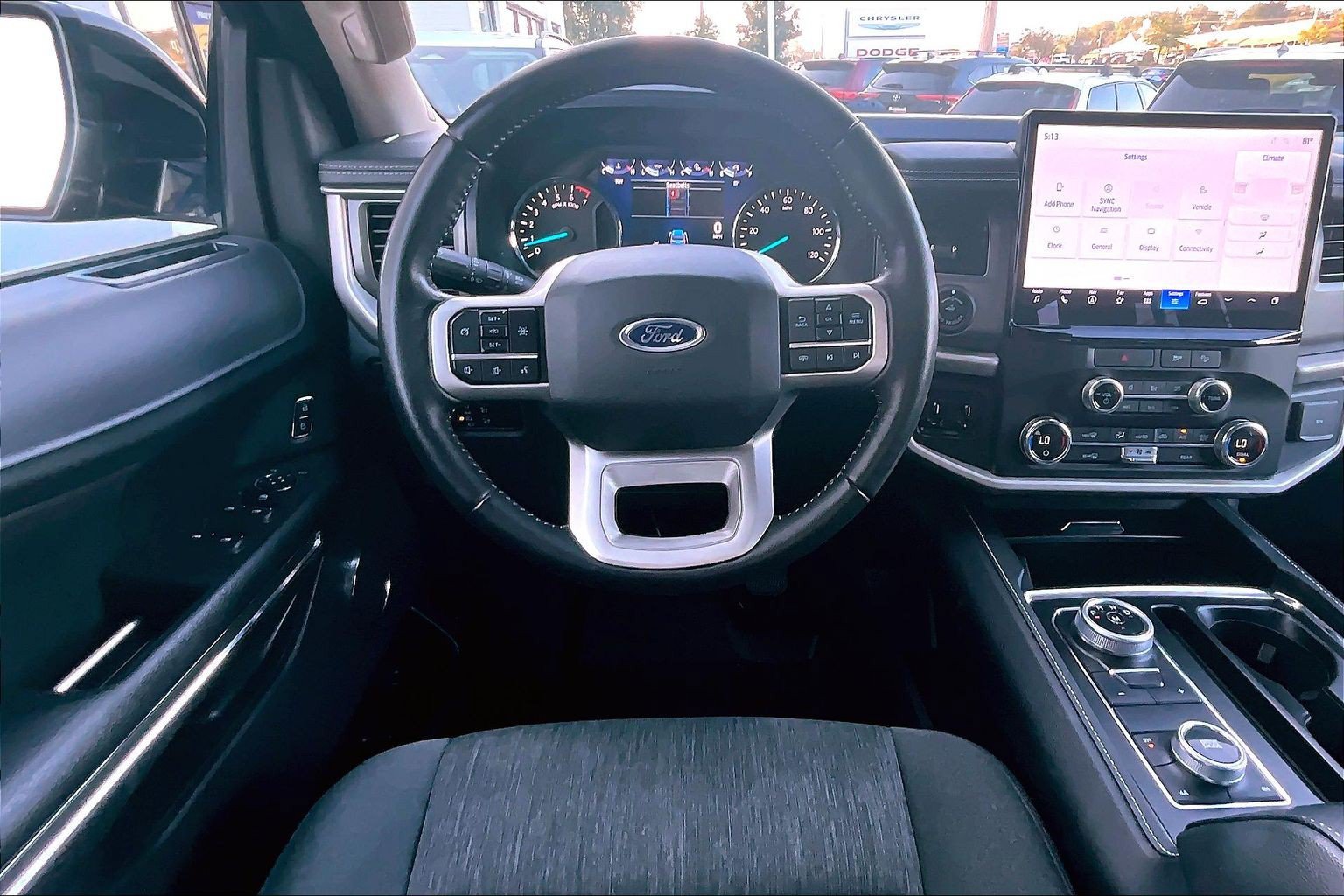 Used 2023 Ford Expedition XLT AWD/4WD image 5