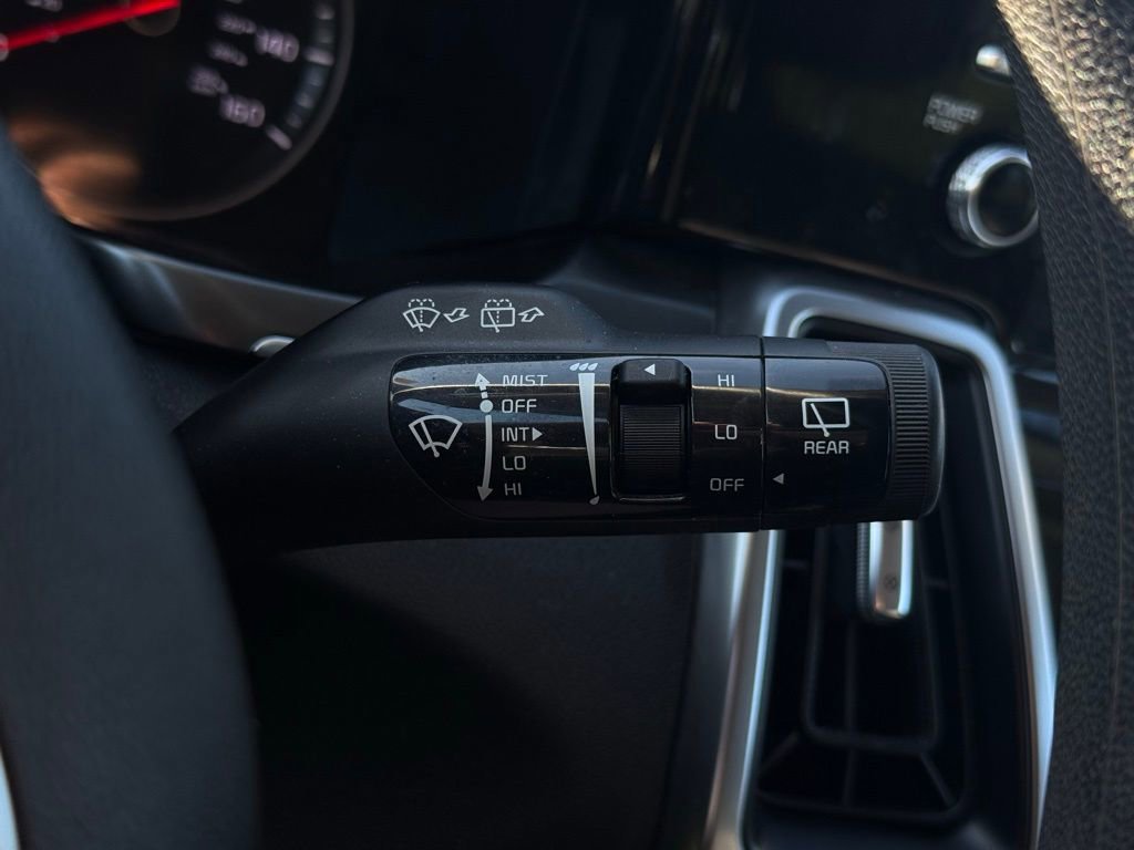 Certified 2023 Kia Sorento LX FWD image 29