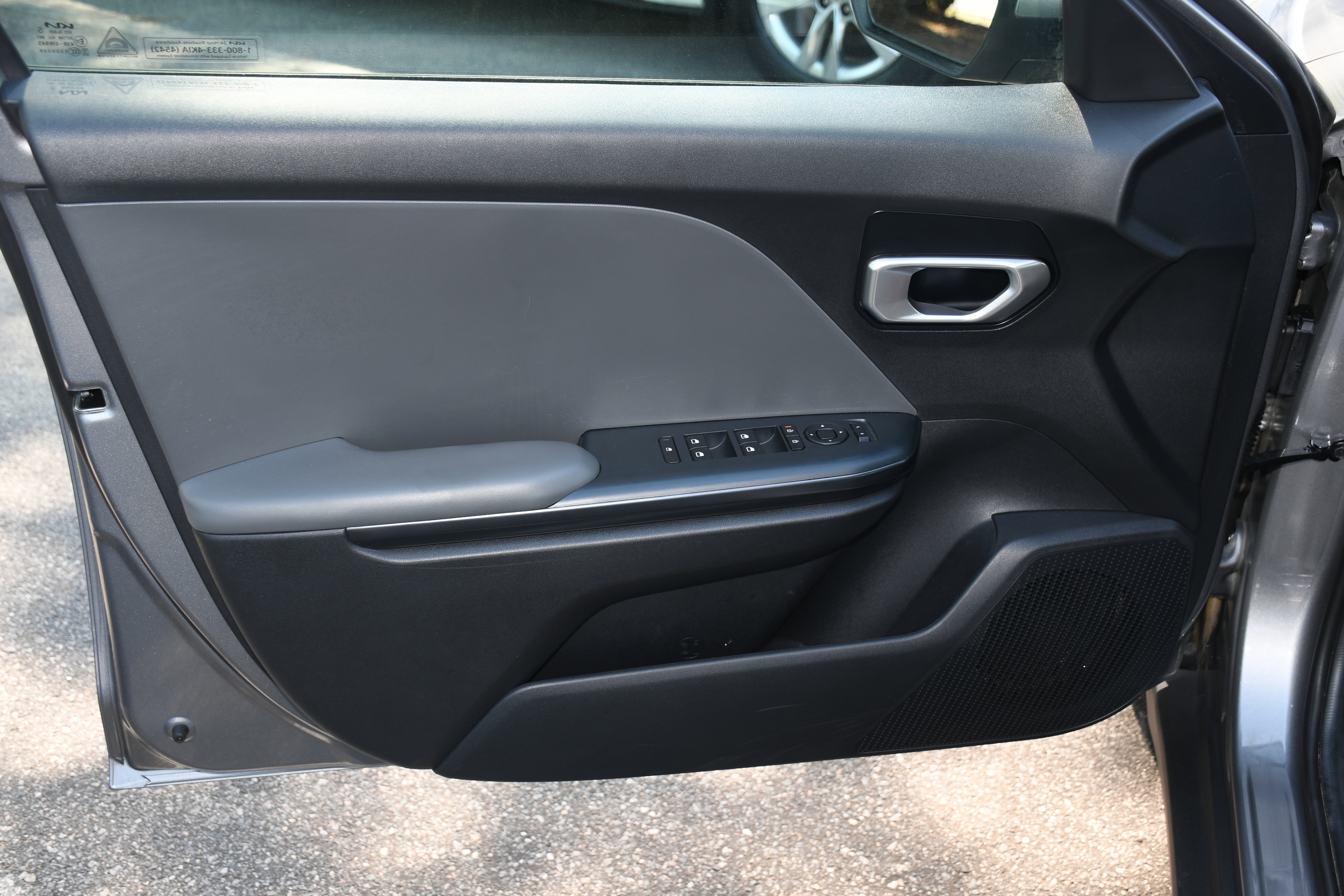 Used 2025 Kia K4 LXS image 9