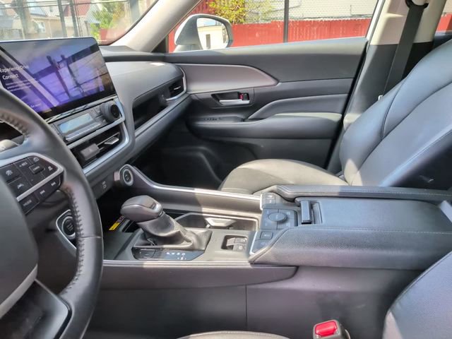 Used 2024 Toyota Grand Highlander XLE image 22