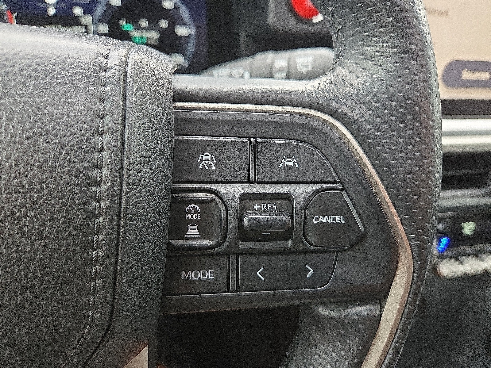 Used 2025 Toyota 4Runner TRD Off-Road Premium w/ Tow Technology Package AWD/4WD image 24