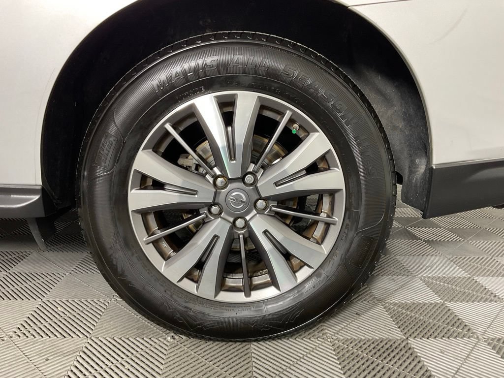 Used 2019 Nissan Pathfinder SV FWD image 10
