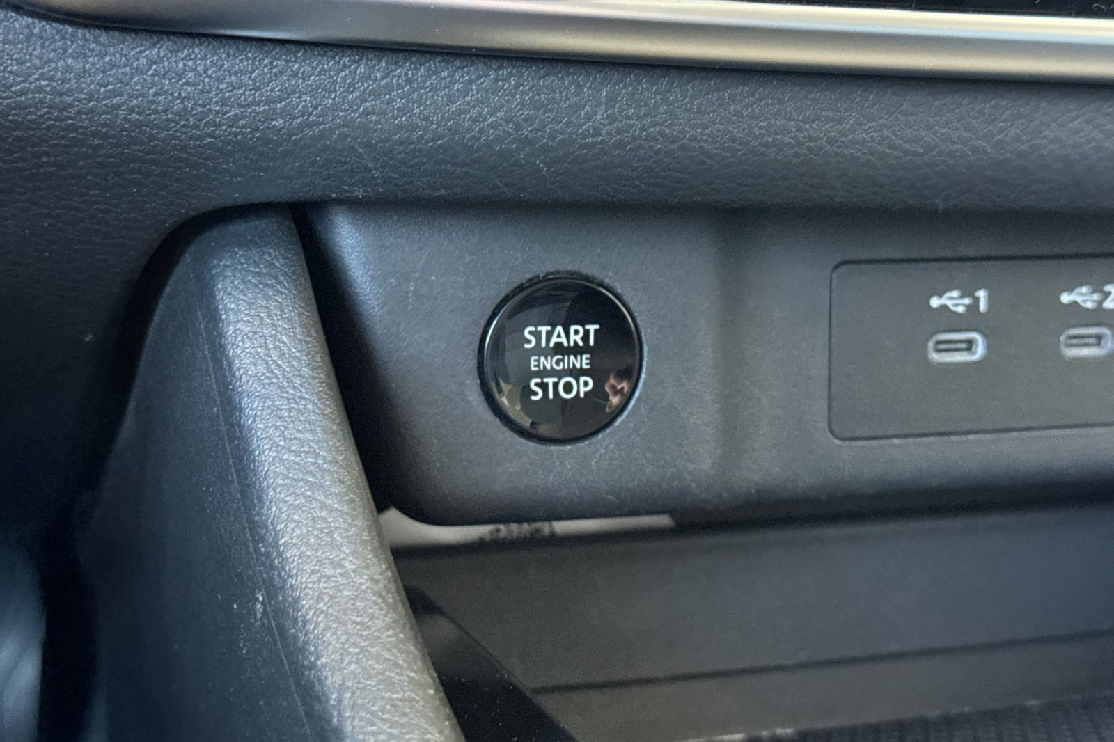 Used 2025 Nissan Rogue SV AWD/4WD image 17