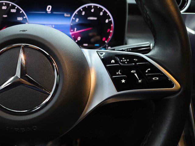 Used 2024 Mercedes-Benz GLC 300 4MATIC image 22