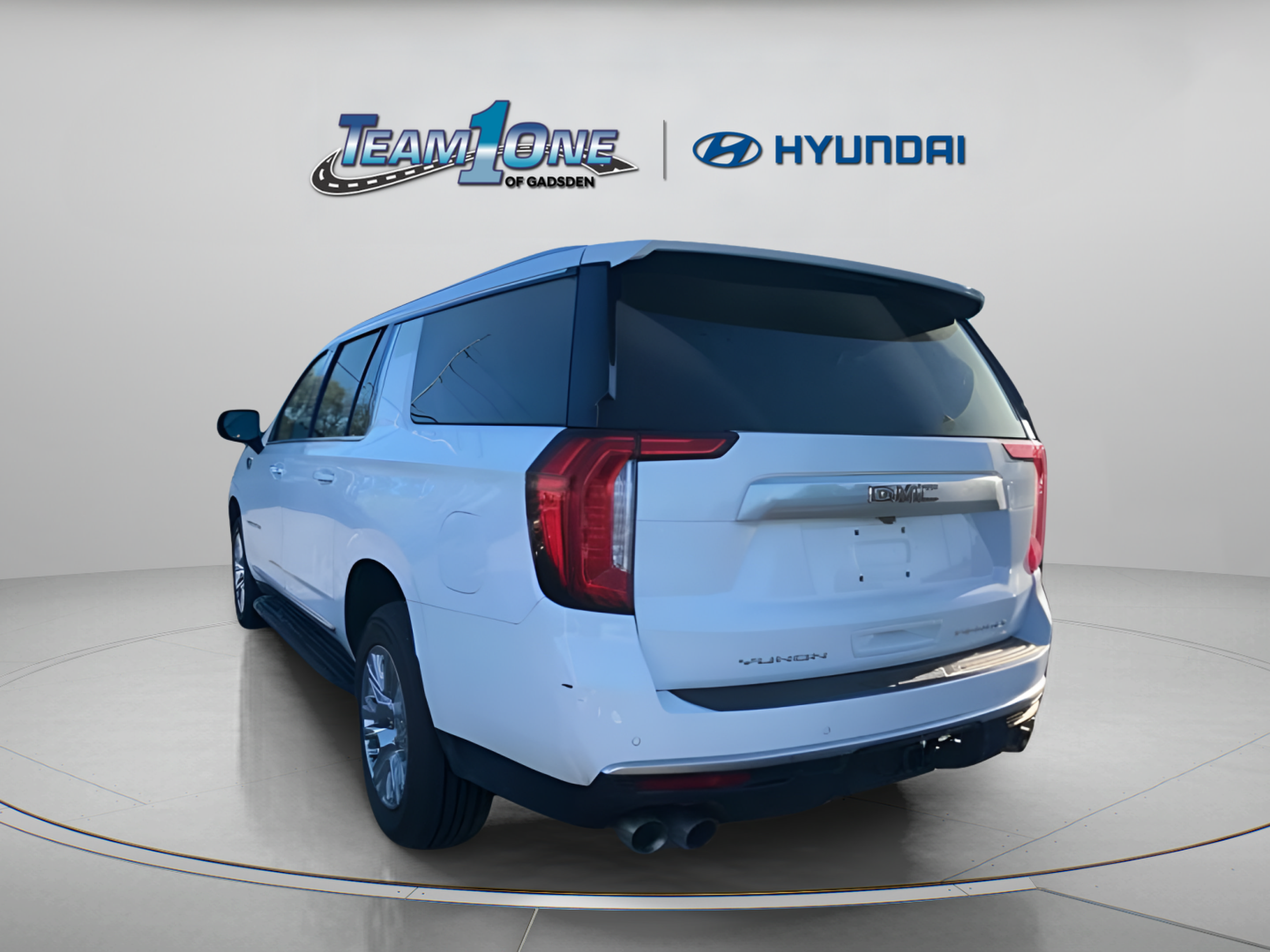 Used 2024 GMC Yukon XL Denali RWD image 5