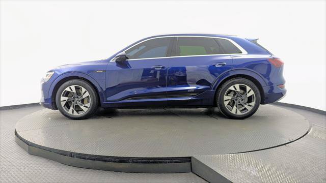 Used 2023 Audi e-tron Premium Plus w/ Premium Plus Package AWD/4WD image 3