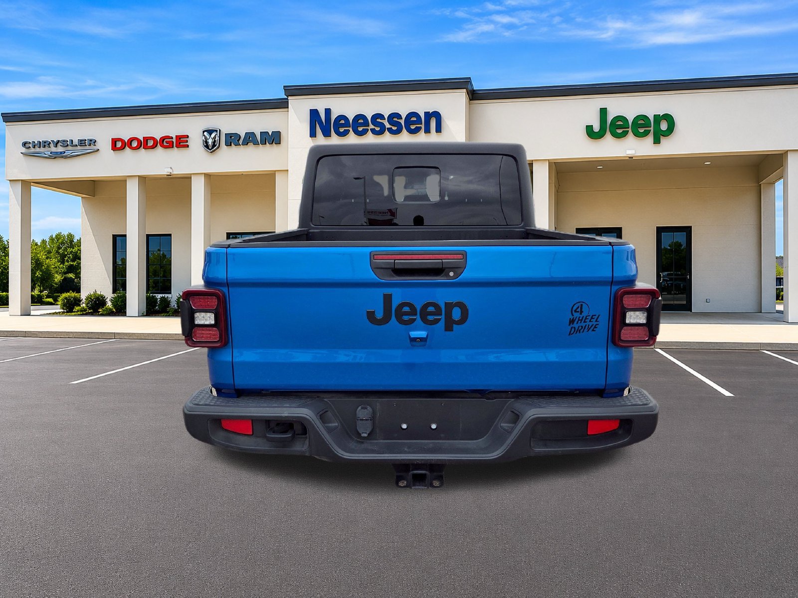Used 2024 Jeep Gladiator Sport AWD/4WD image 6