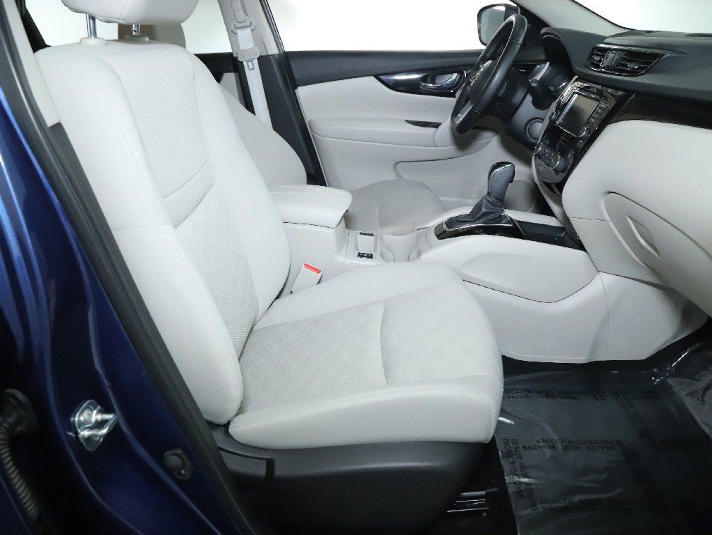 Certified 2022 Nissan Rogue Sport SV image 35